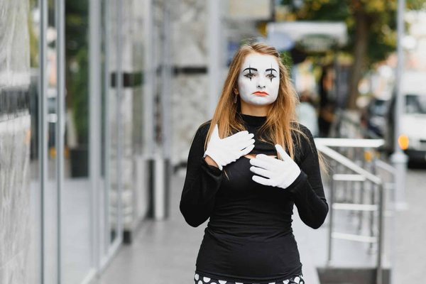 Quels exercices d'improvisation théâtrale pour développer l'expression orale en cours de langue ?